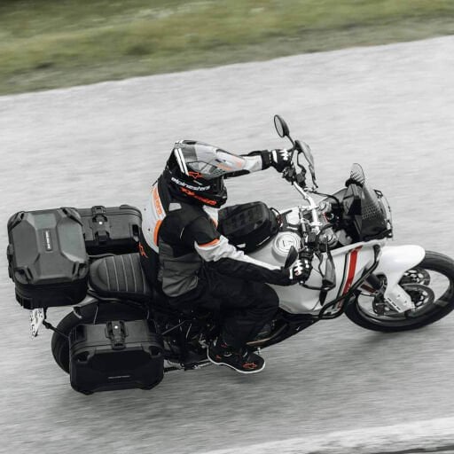 MOTOSİKLET ÇANTA & KORUMA DEMİRLERİ