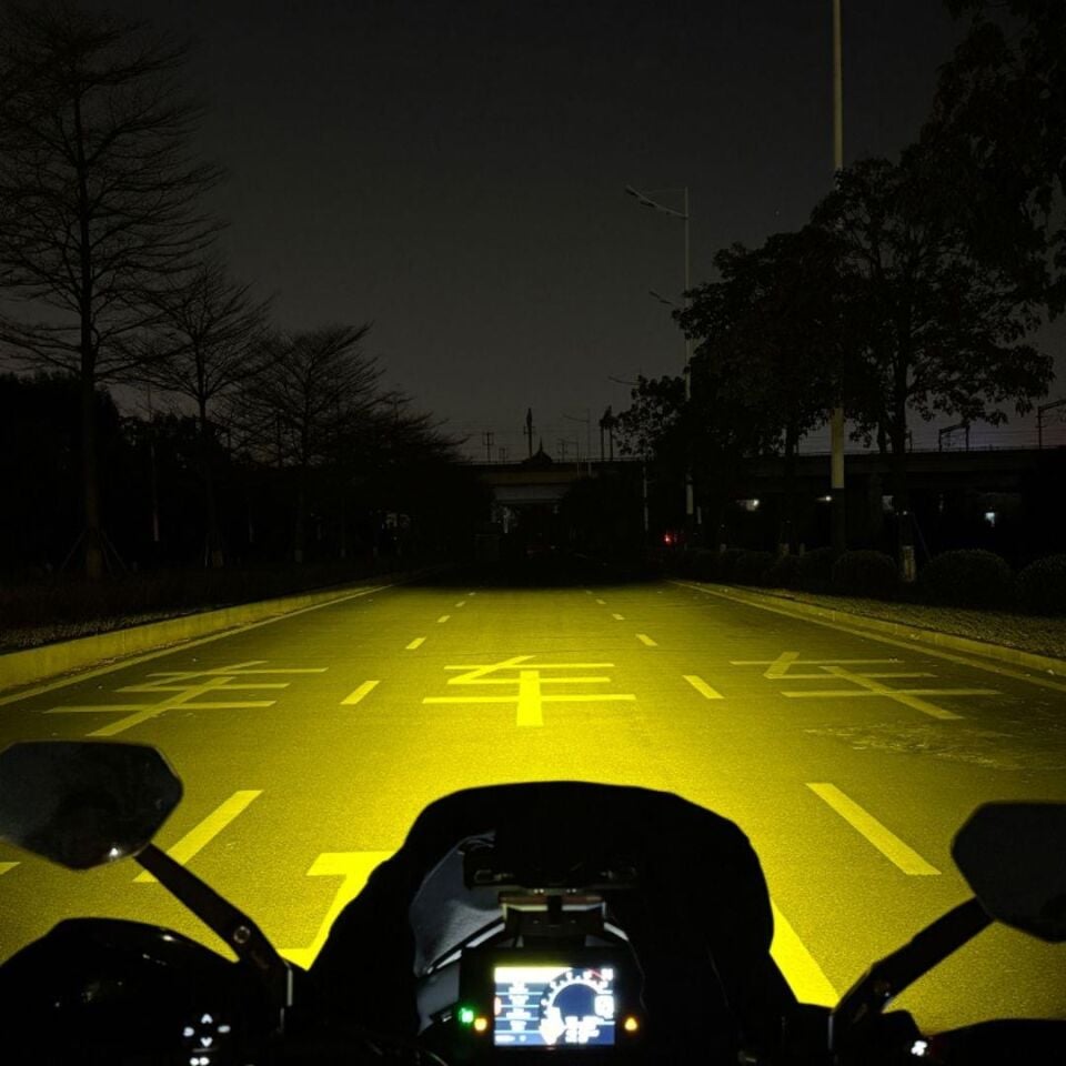 Future Eyes X80 Motosiklet Sis Farı 120W