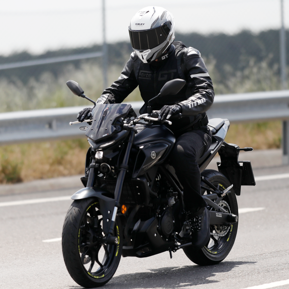 2003001 TITAN Antrasit Hörgüçlü Erkek Montu